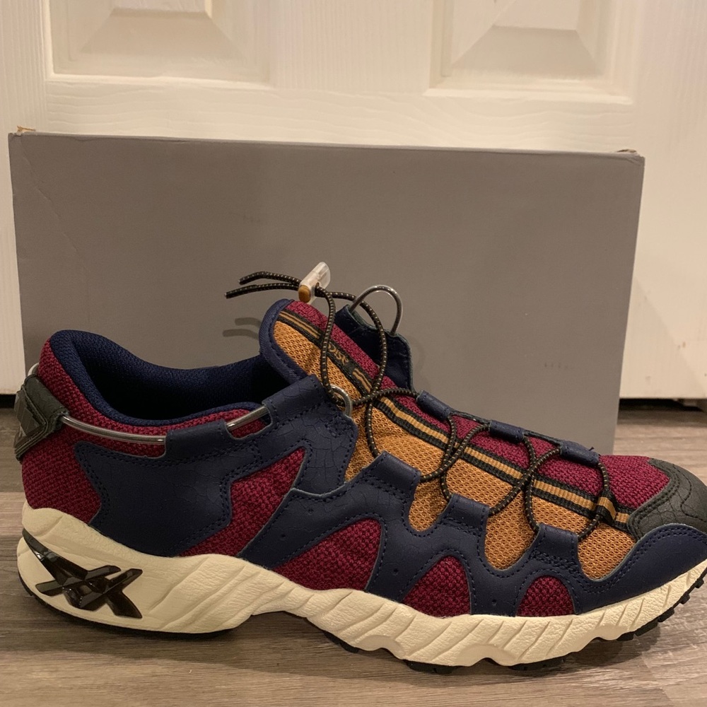 ASICS Gel-Mai Mens Sneakers Size 11 LIKE NEW